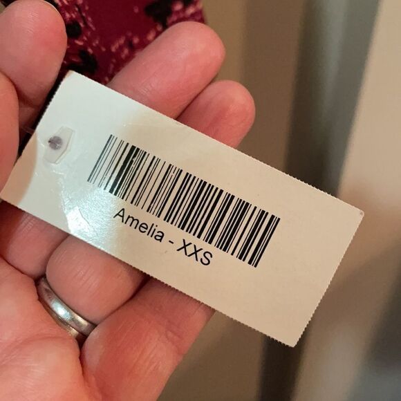 ✨LuLaRoe Geometric Print Amelia Dress - Picture 2 of 7